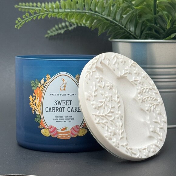 BBW Sweet Carrot Cake Bath & Body Works 3 Wick Candle - Picture 1 of 12